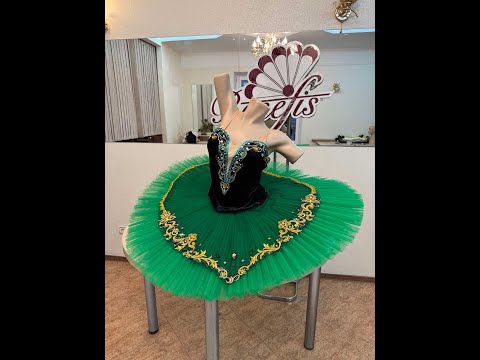 Stage costume P 1127 - video 2