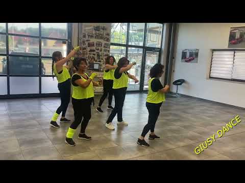 Day By Day Coreo Hantos Djay Linedance 2022 Eseguito dalle Giusy Dance.