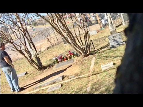 TDW 1692 - The Graves of Bonnie and Clyde