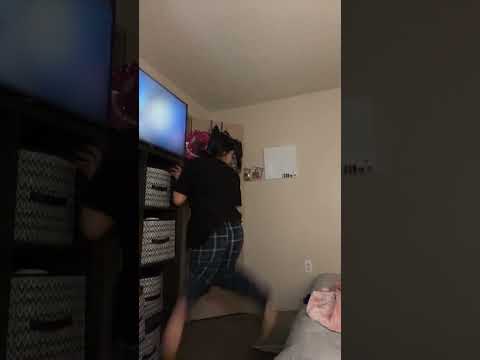 TV Falls on Girl's Head as She Attempts Social Media Dance Trend - 1381548