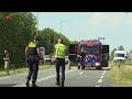 Bestelbus gekanteld na ongeluk op Spiekweg