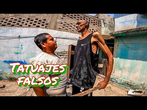 tatuando desconocidos