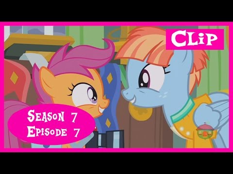 My Little Pony:FiM - Scootaloo in the house of the parents of Rainbow Dash "Parental Glideance"