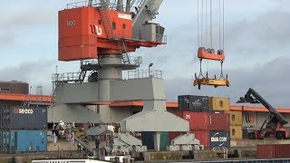 preview picture of video '2013 Haven Delfzijl , lossen van de HYPERION Cargo.'