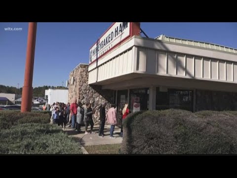 Ham store popular before the holiday
