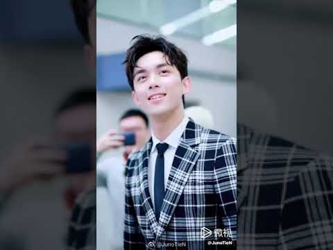 [FANCAM] 190106 Ngô Lỗi mặc âu phục ra sân bay - Chú rể Ngô Lỗi đến đón dâu rồi nè!!!!