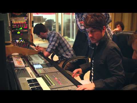 Alistair Griffin ft. Tour Maker Choir - The Road