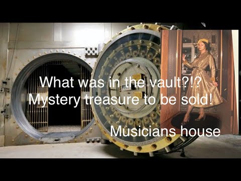 Madame Racs Vault opened! Auction announcement! What was inside?!?