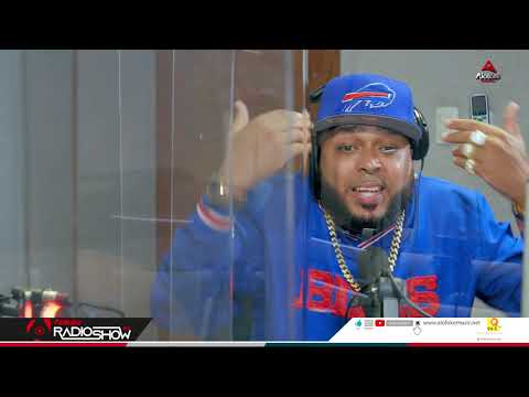 PARAMBA REVELA LOS ARTISTAS QUE HAN EMPEÑADO SUS PRENDAS (UNA SOLA CURA ESTA ENTREVISTA)