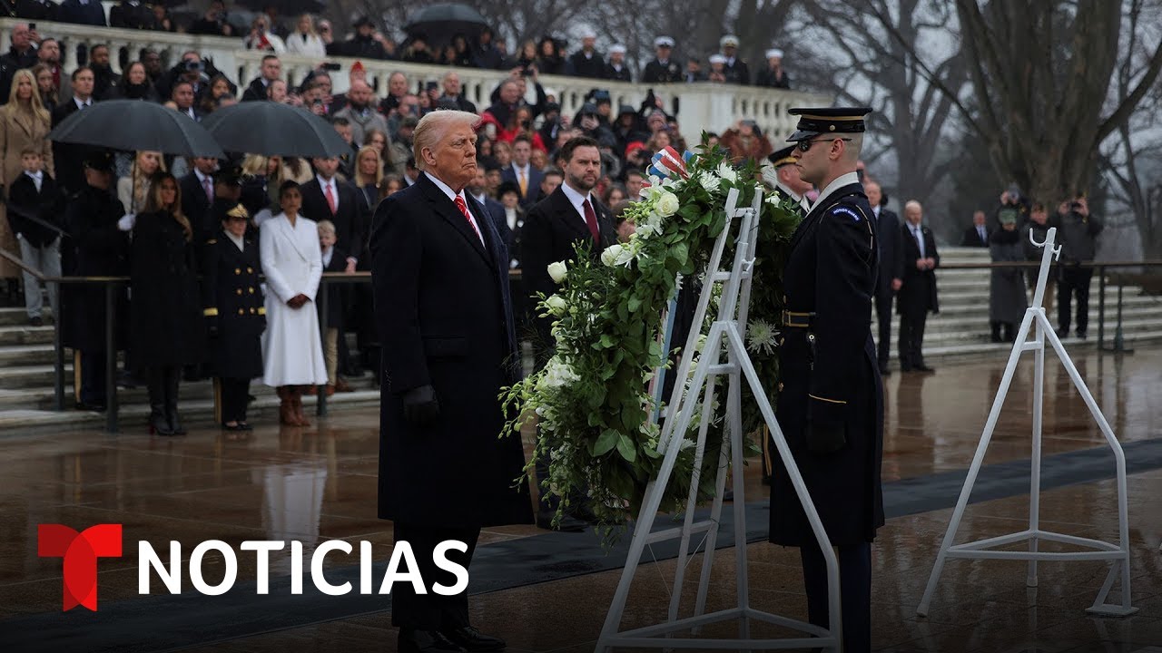 Vea a Trump rendir homenaje a la Tumba del Soldado Desconocido
