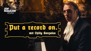 Put a record on. – The musical interview with Chilly Gonzales | ZDF Magazin Royale