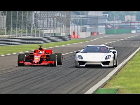 Ferrari F1 2018 vs Porsche 918 Spyder - Monza