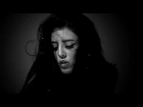 download lagu mp3 mp4 Britny Lobas, download lagu Britny Lobas gratis, unduh video klip Britny Lobas