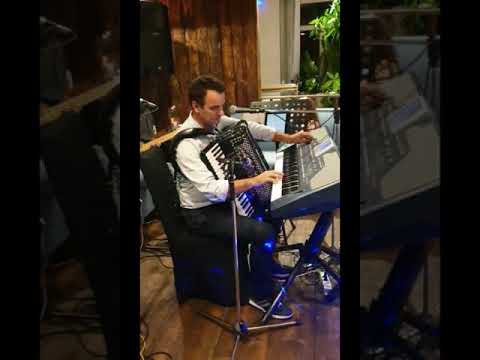 Eso Balić- "Priča"(imam sve al' mi fali dom)- Uživo