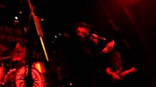 ( Anatomy of a tidal wave ) Cold at Austin&#39;s Fuelroom in Libertyville