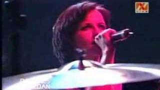 Dolores O&#39;Riordan - Ode To My Family (Live in Chile)