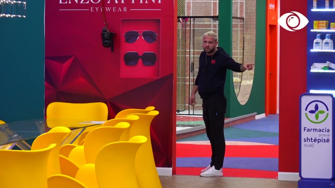 Do vuash me shpirt, Luizi-Oltës: Po luan me shpirtrat dbe mendjet e tyre