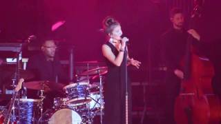 Lauren Daigle &quot;What Child Is This&quot; Winter Park, FL Christmas Tour with For King &amp; Country