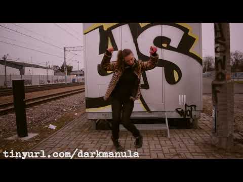 Yellow Manula dancing - Deepswing "In the music"