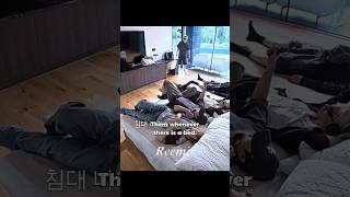 Download lagu The way they all followed leeknow😌#Straykids #skzlog #stayweek #skz #kpop #shorts #fyp mp3