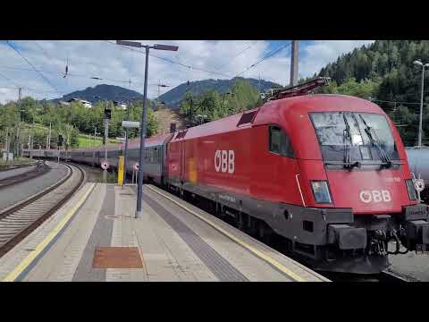 Einfahrt des EuroCity 113 "Blauer Enzian" am 04.09.2022 in Schwarzach-St. Veit