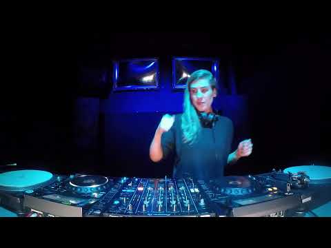 The Blue Oyster: DNK / 08.10 / 19 - 20