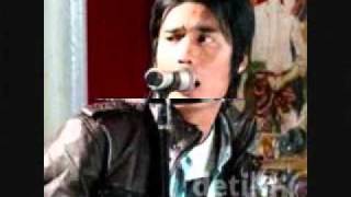 Download lagu ST 12 ft sembilan band - Terlanjur cinta mp3