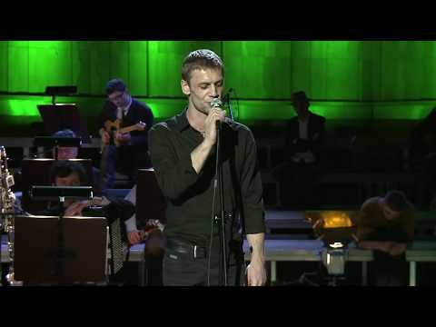 Raport - wyk. Piotr Dąbrówka | Rodzynki, stroskane winogrona - reż. Janusz Gast