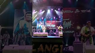 Download lagu RHOMA IRAMA & SONETA GROUP - MENUNGGU (LIVE AT PINTU LANGIT, PRIGEN) mp3