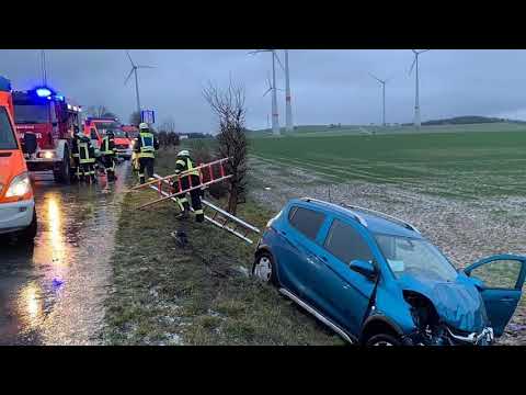 Unfall mit Schwerverletzten auf der B64 zwischen Paderborn und Altenbeken