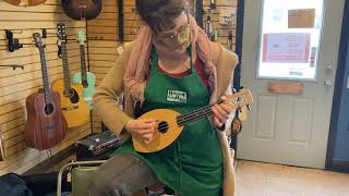 Download lagu Magic Fluke Solid Color Flea Soprano Ukulele mp3