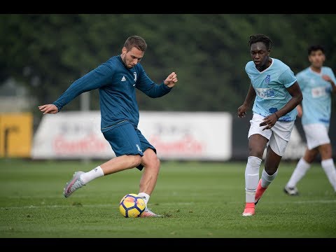 Juventus get their shooting boots on in training ground friendly!  ️