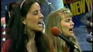 The Roches - No Trespassing (live)