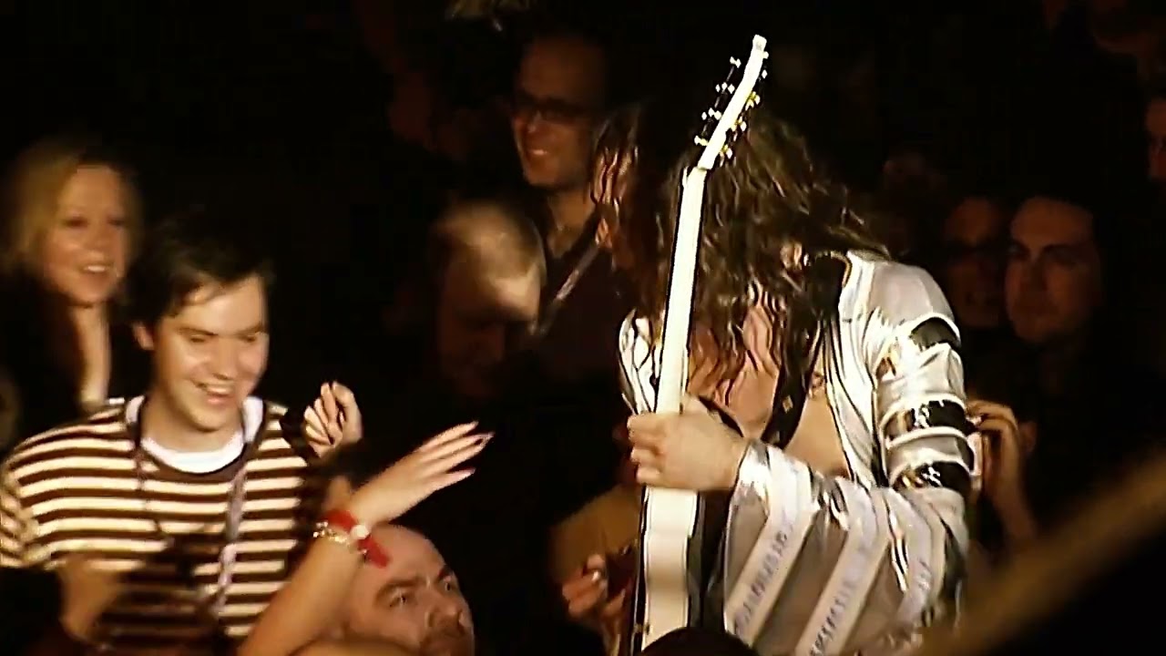 The Darkness - Love On The Rocks With No Ice [Live at The Astoria 2003] - YouTube