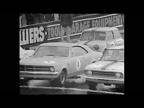Production Touring Car Race, Warwick Farm Raceway, 1969
