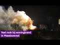 Metershoge vlammen bij woningbrand in Maasbommel