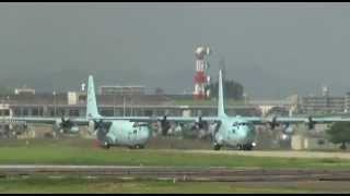 preview picture of video 'JASDF Lockheed C130 Hercules formation takeoff from Komaki Airbase'