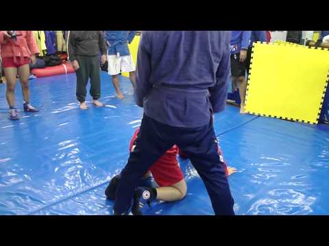 フェイントアキレス腱固め