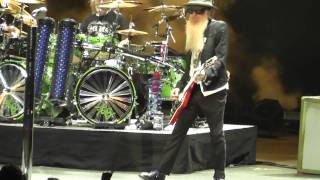 ZZ-Top- Arenes Bayonne-HD-11- Party on the patio