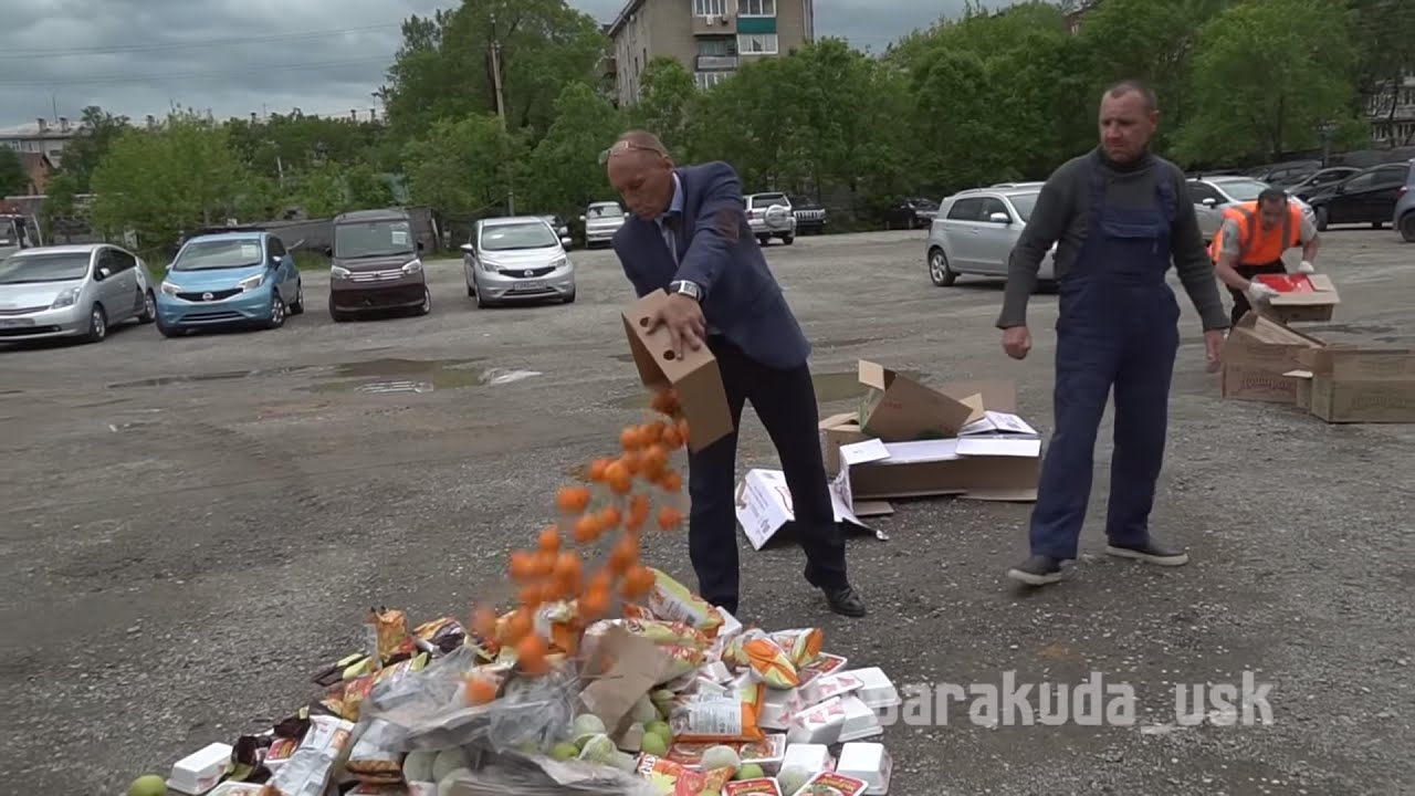 Виталий Наливкин уничтожает санкционирую продукцию