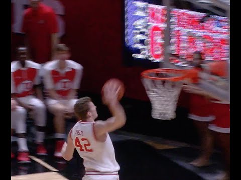 Highlight: Utah's Jakob Poeltl steal-and-dunk