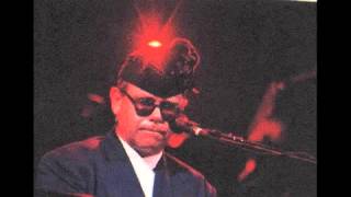 3. The King Must Die (Elton John-Live In Milwaukee: 9/18/1988)