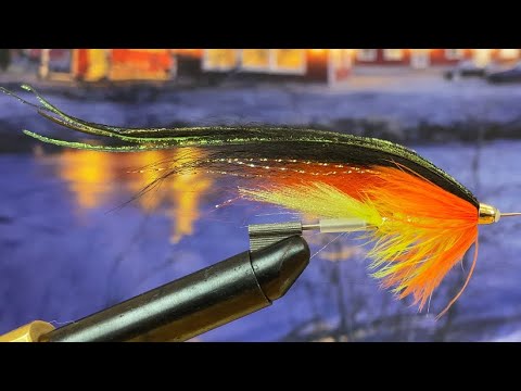 Sidotaan putkiperho lohelle ja meritaimenelle - Mitä eroa on koukkuperholla ja putkiperholla