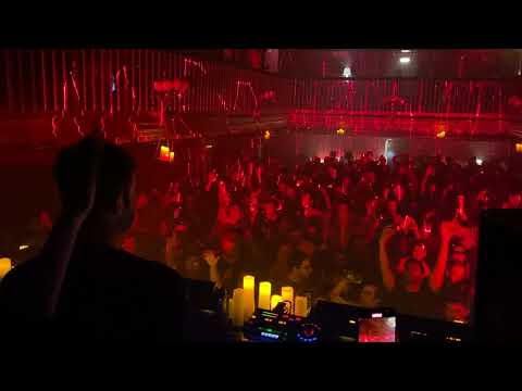 STEPHAN JOLK SMASHING THE DANCEFLOOR