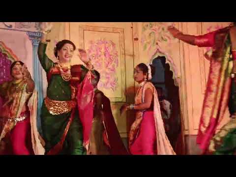 Surekha Tai punekar Live show Mujara (LAVNI) सुरेखाताई पुणेकर मुजरा (लावणी )
