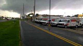 preview picture of video 'Tornado forming on Skyland Blvd. in Tuscaloosa - April 27, 2011'