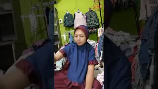 Download lagu Young mamah live selling clothes 3 mp3