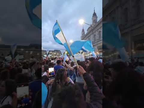 Celebración de la hinchada argentina en Paraná. Video de APFDigital