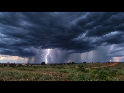 NESSE DIA UMA TEMPESTADE DE RAIOS E TROVÕES ASSUSTOU RIO DO PIRES BAHIA