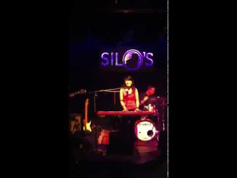 VinCi & Her Groove Sector's "Miss Lonely" -LIVE @ SILO'S in Napa (Excerpt)